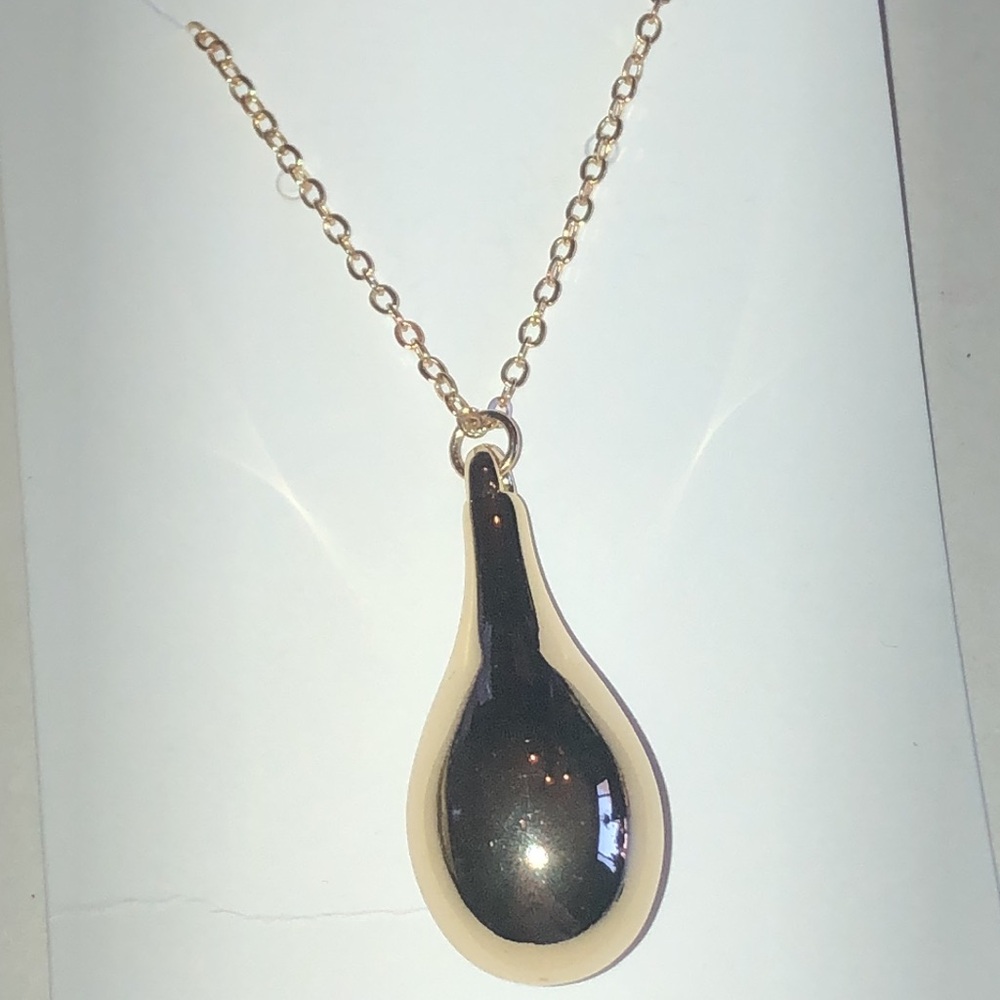 Elegant Gold Tone Teardrop Pendant Necklace